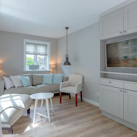 Muck's Blick Sued - Eg Apartment Goting